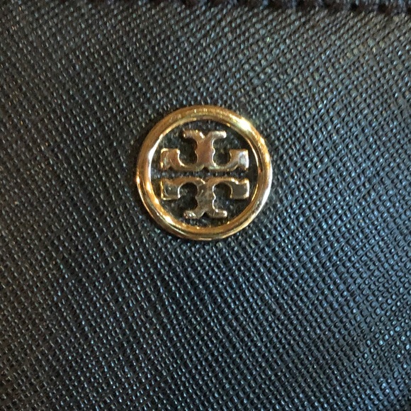 Tory Burch Robinson Leather Shoulder Tote - Picture 2 of 8
